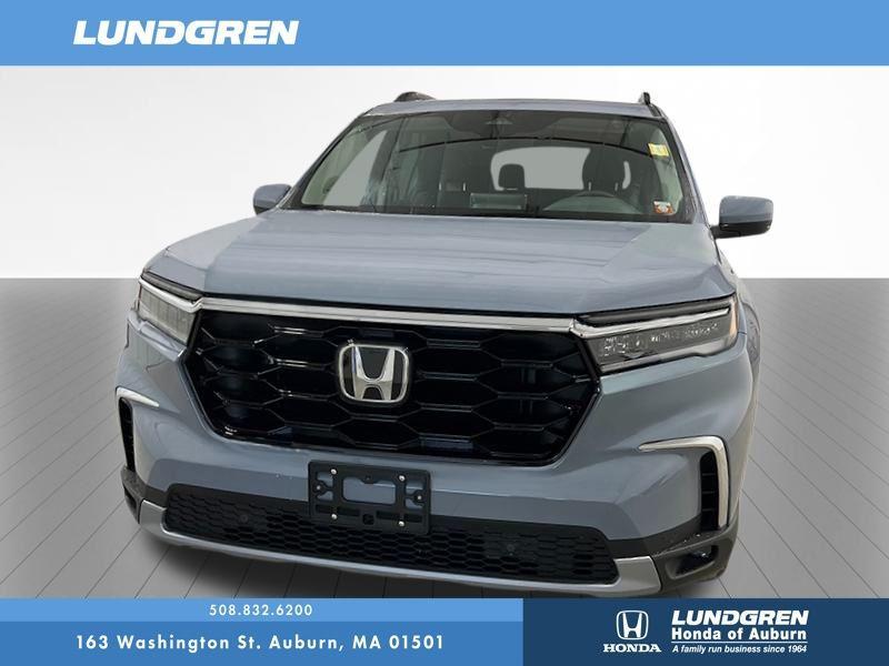 new 2025 Honda Pilot car, priced at $51,450