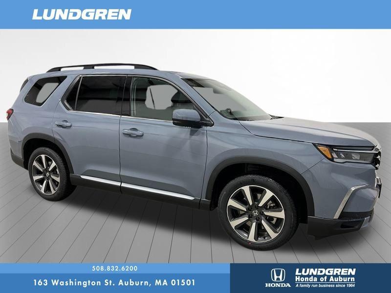 new 2025 Honda Pilot car, priced at $51,450