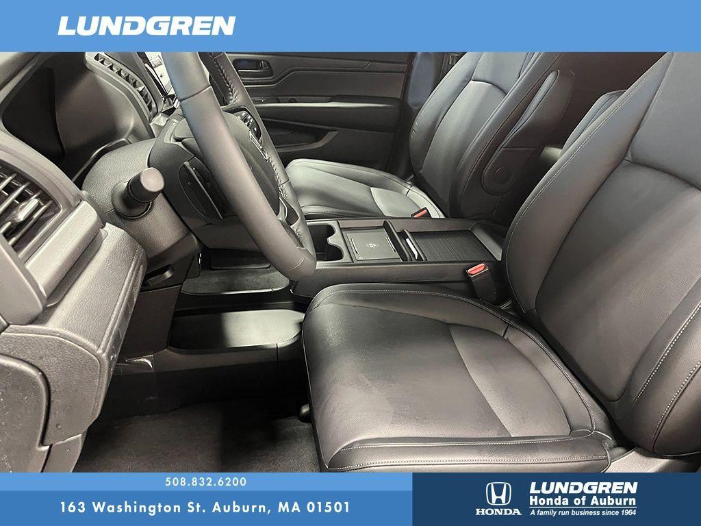 new 2026 Honda Odyssey car, priced at $44,290