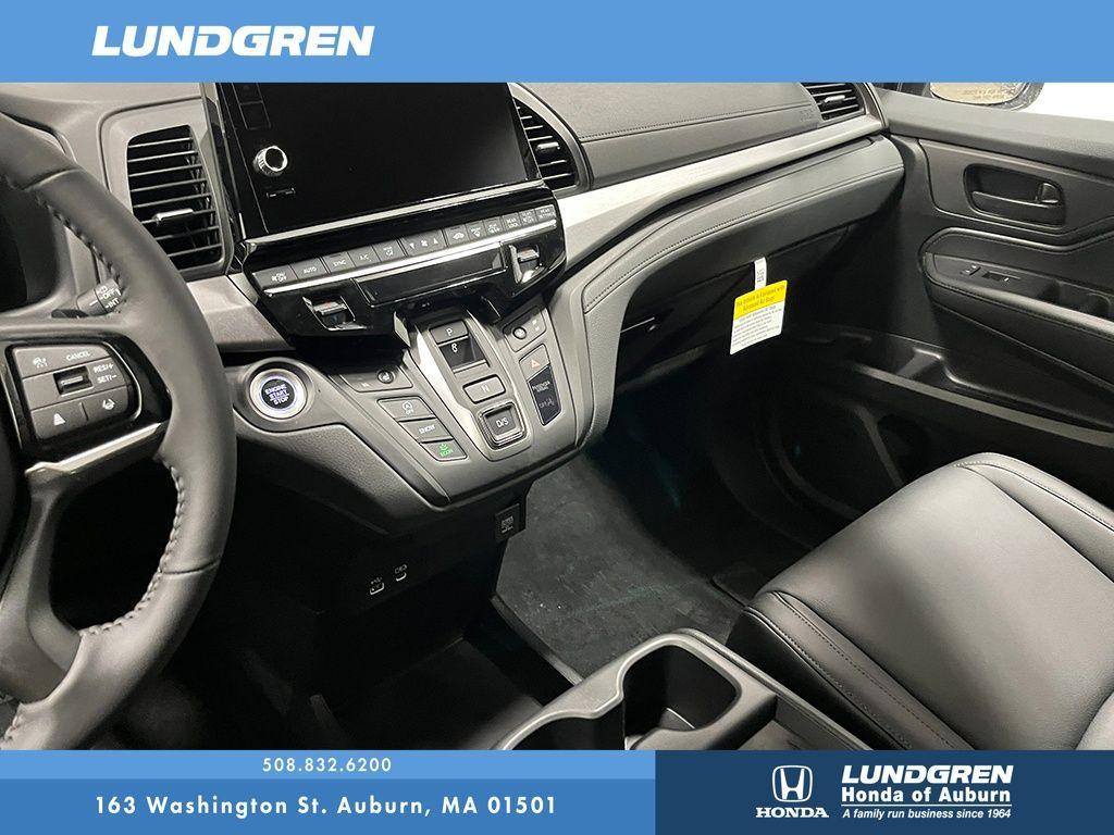 new 2026 Honda Odyssey car, priced at $44,290