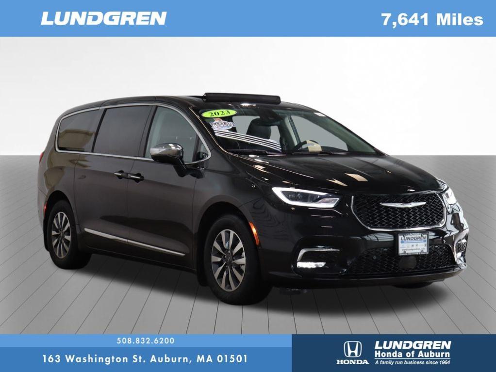 used 2023 Chrysler Pacifica Hybrid car, priced at $38,871