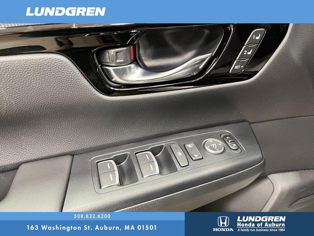 new 2026 Honda CR-V Hybrid car, priced at $43,700