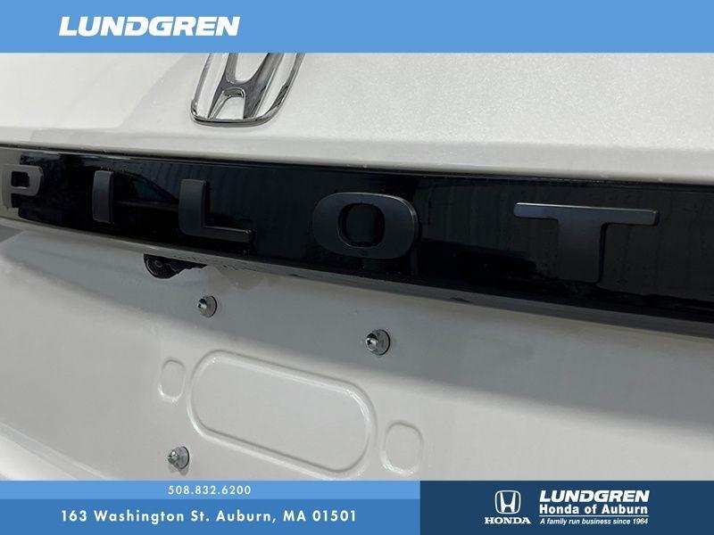 new 2025 Honda Pilot car, priced at $47,050