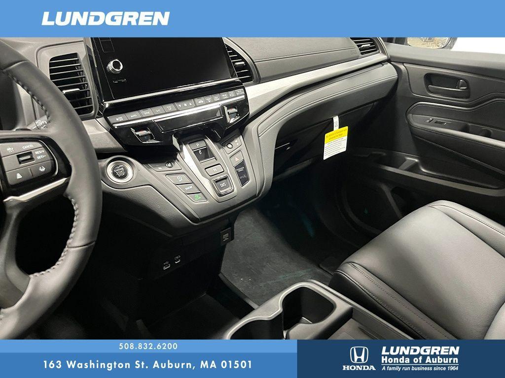 new 2026 Honda Odyssey car, priced at $44,290