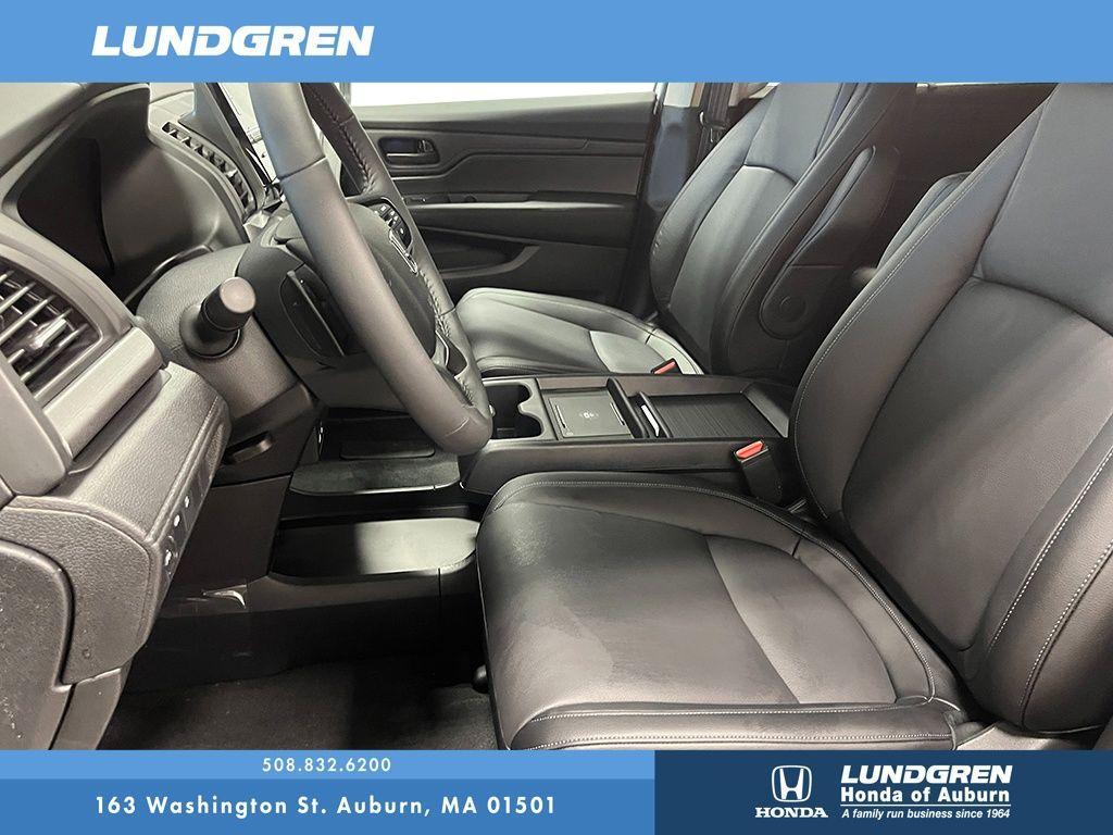 new 2026 Honda Odyssey car, priced at $44,290