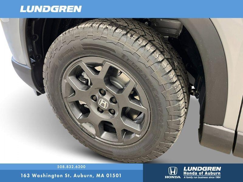 new 2025 Honda Pilot car, priced at $50,850