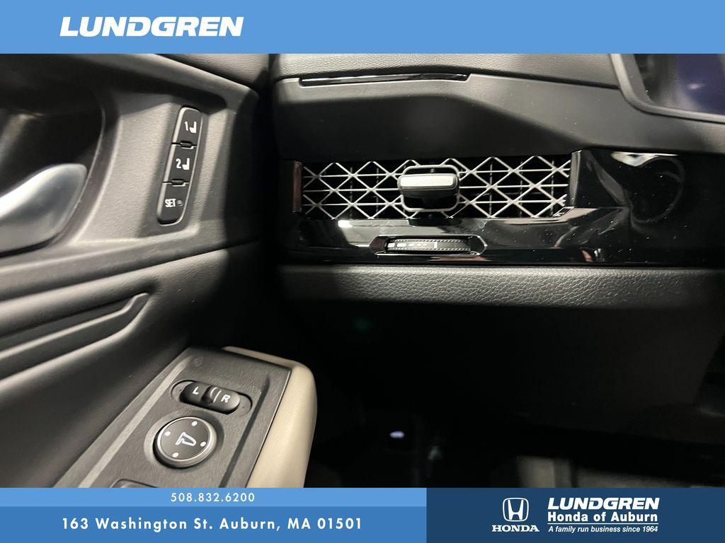 new 2025 Honda Accord Hybrid car, priced at $36,135