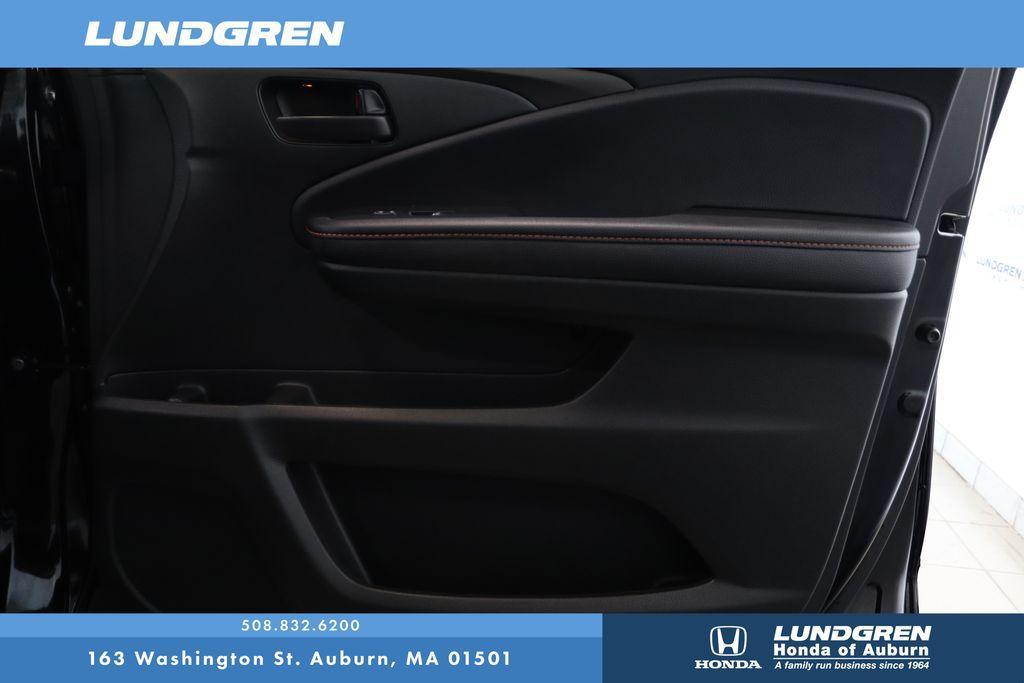 used 2025 Honda Passport car, priced at $43,821