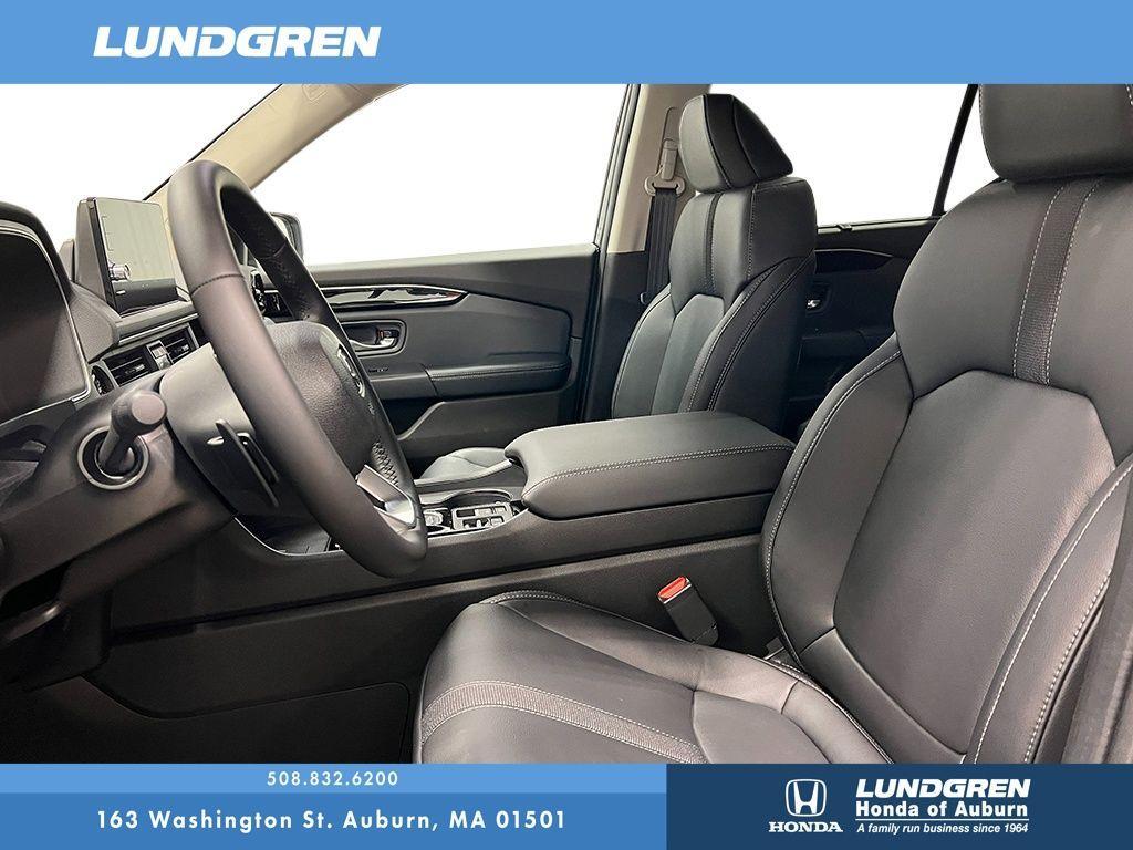new 2025 Honda Pilot car, priced at $47,095