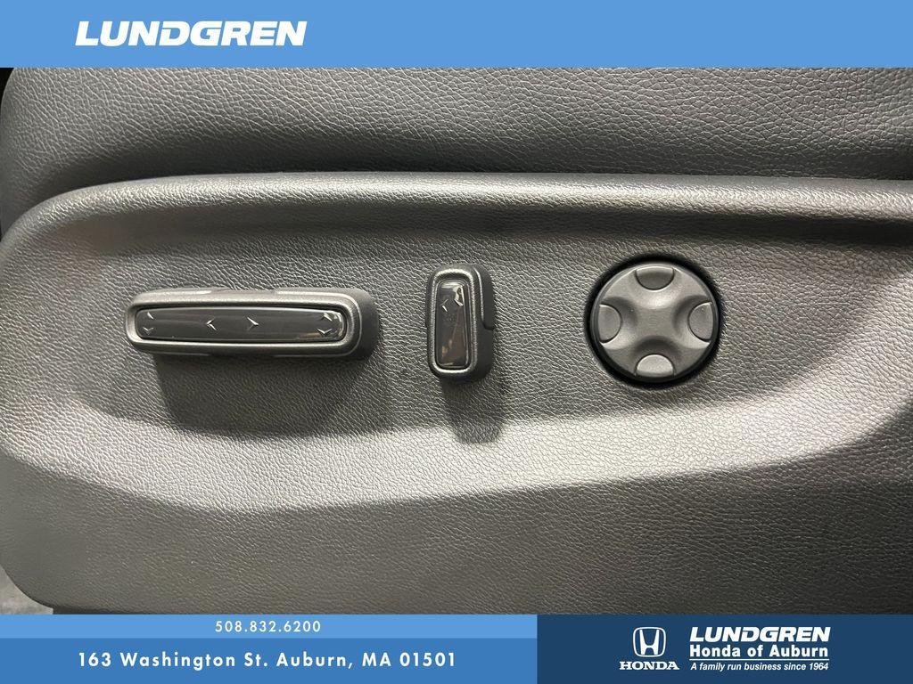 new 2026 Honda Odyssey car, priced at $44,290