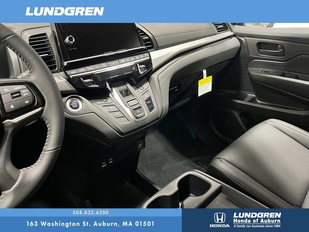 new 2026 Honda Odyssey car, priced at $44,290