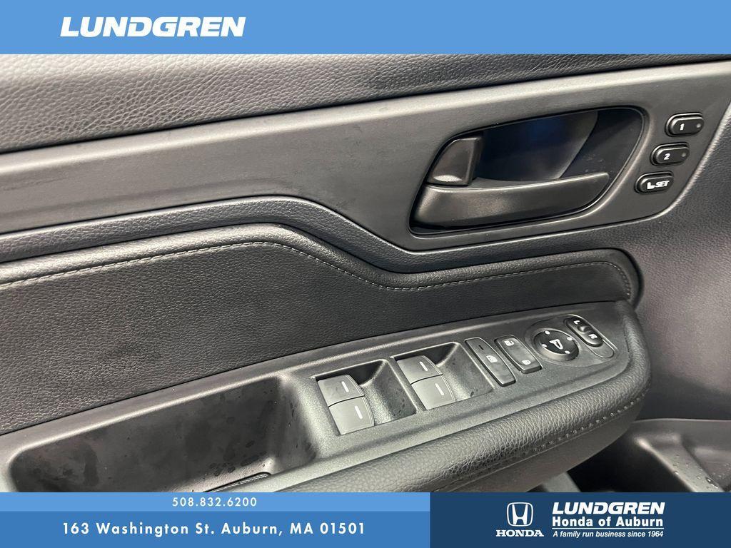 new 2026 Honda Odyssey car, priced at $44,290