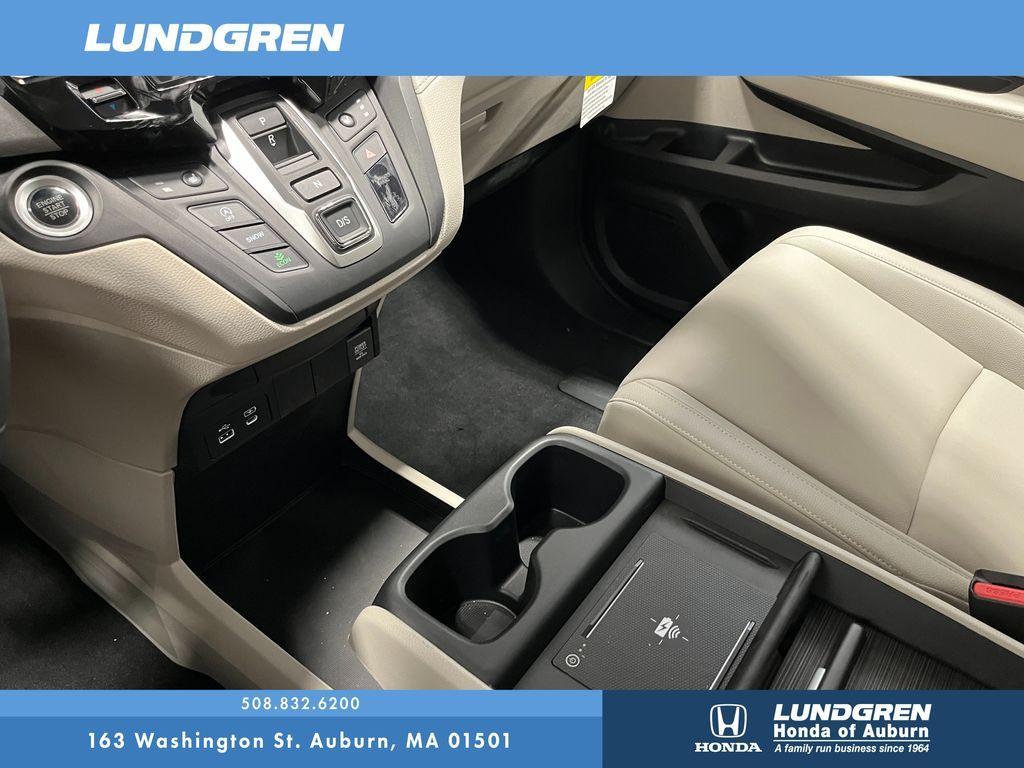 new 2026 Honda Odyssey car, priced at $44,245