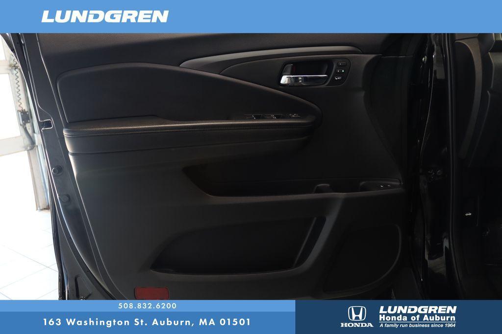 used 2022 Honda Pilot car, priced at $35,427