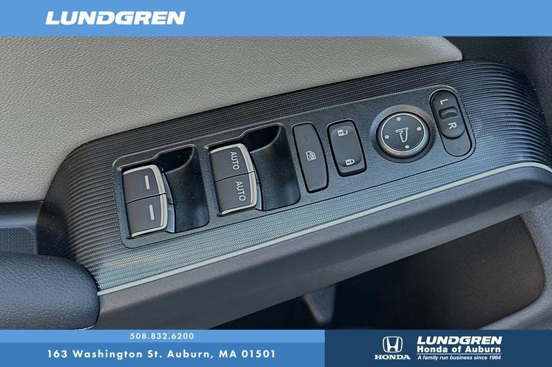 new 2025 Honda Civic Hybrid car, priced at $33,555