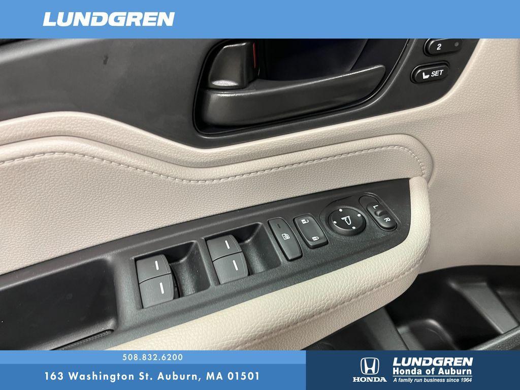 new 2026 Honda Odyssey car, priced at $44,290