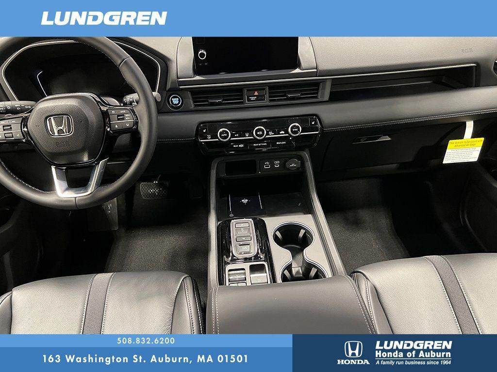 new 2025 Honda Pilot car, priced at $51,095