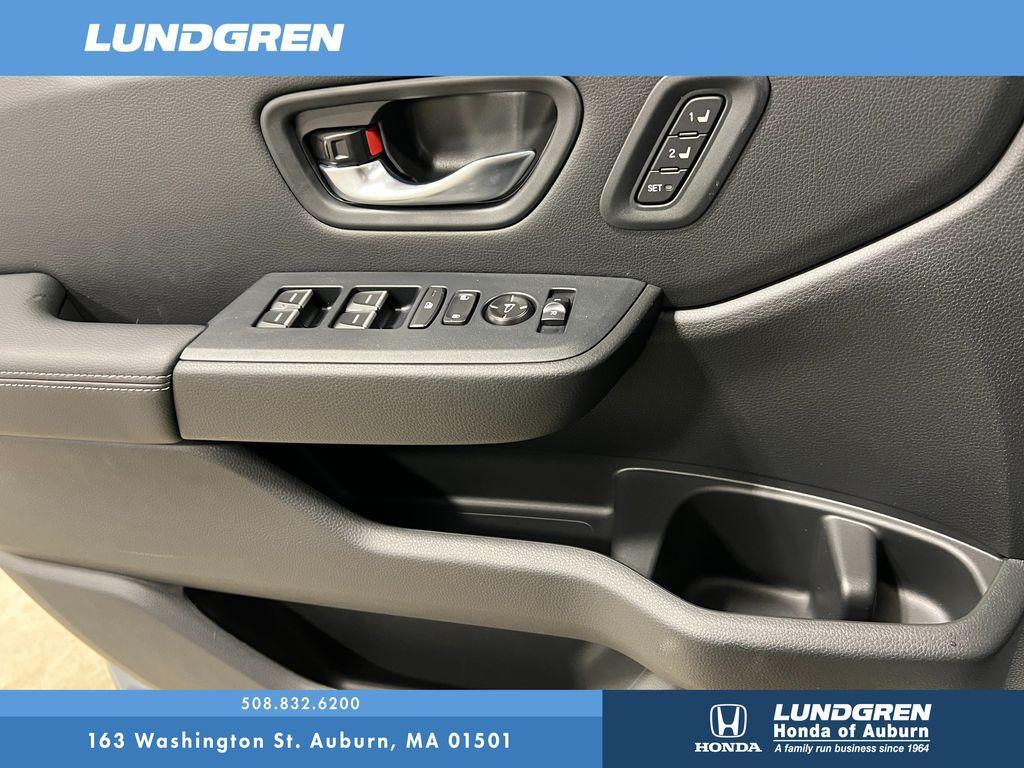 new 2025 Honda Pilot car, priced at $51,095