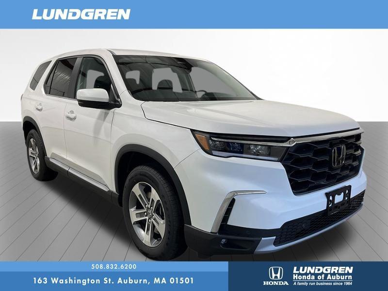 new 2025 Honda Pilot car, priced at $47,050