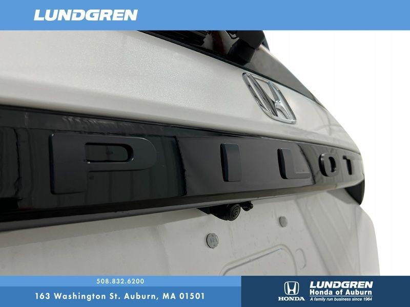 new 2025 Honda Pilot car, priced at $50,850