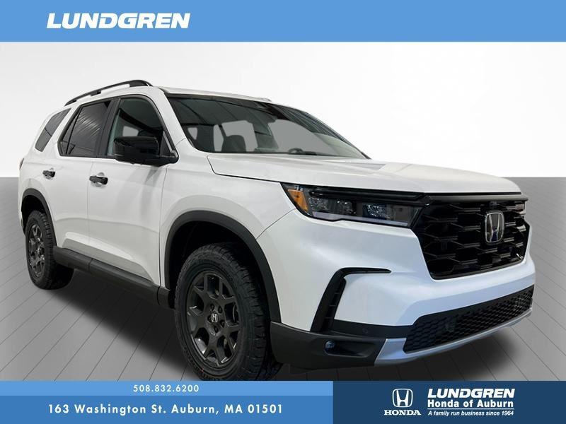new 2025 Honda Pilot car, priced at $50,850