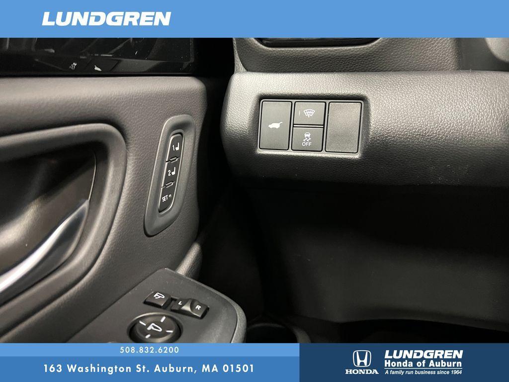 new 2025 Honda Pilot car, priced at $50,850