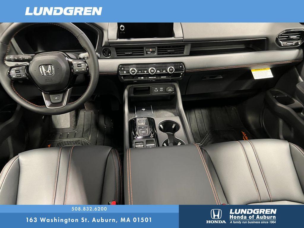 new 2025 Honda Pilot car, priced at $50,850