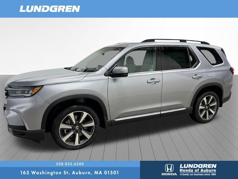 new 2025 Honda Pilot car, priced at $51,050