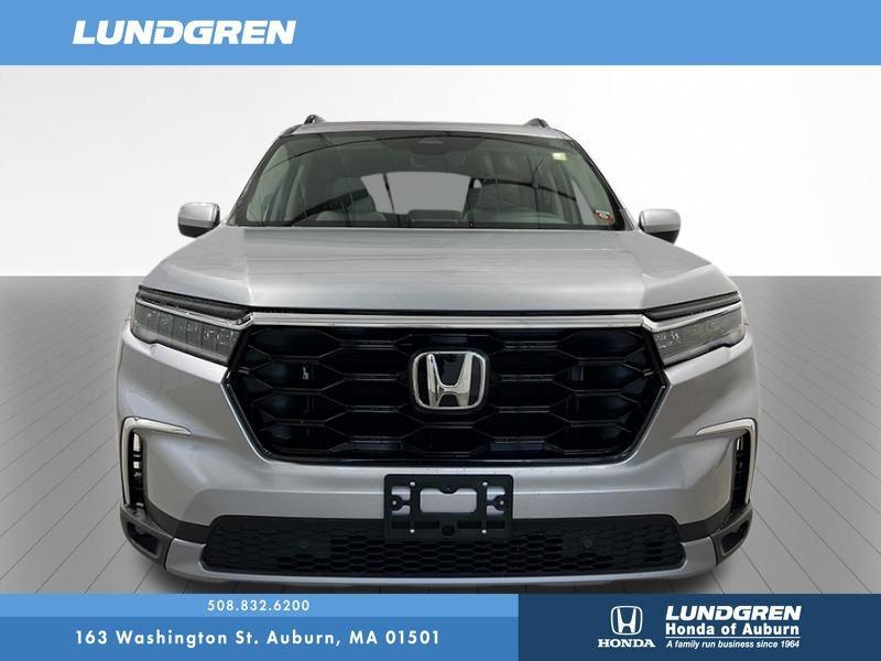 new 2025 Honda Pilot car, priced at $51,050