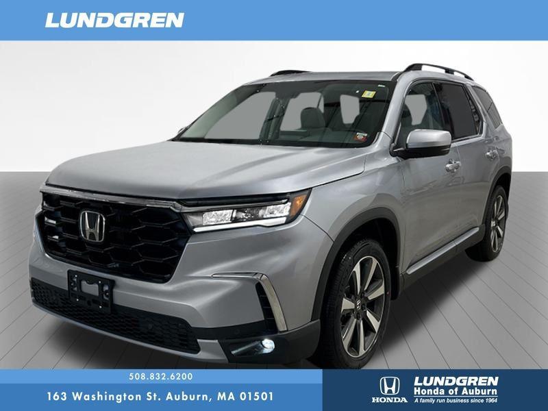 new 2025 Honda Pilot car, priced at $51,050