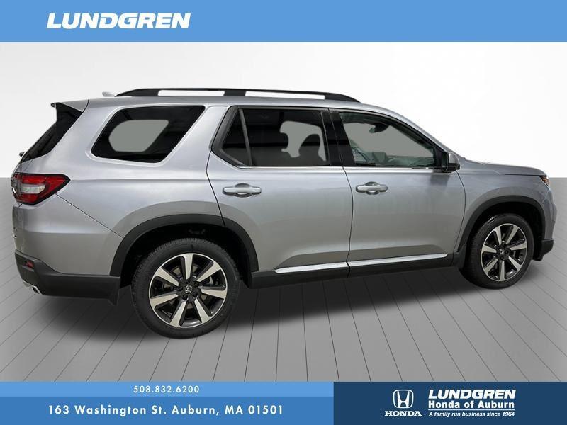 new 2025 Honda Pilot car, priced at $51,050