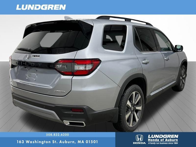 new 2025 Honda Pilot car, priced at $51,050