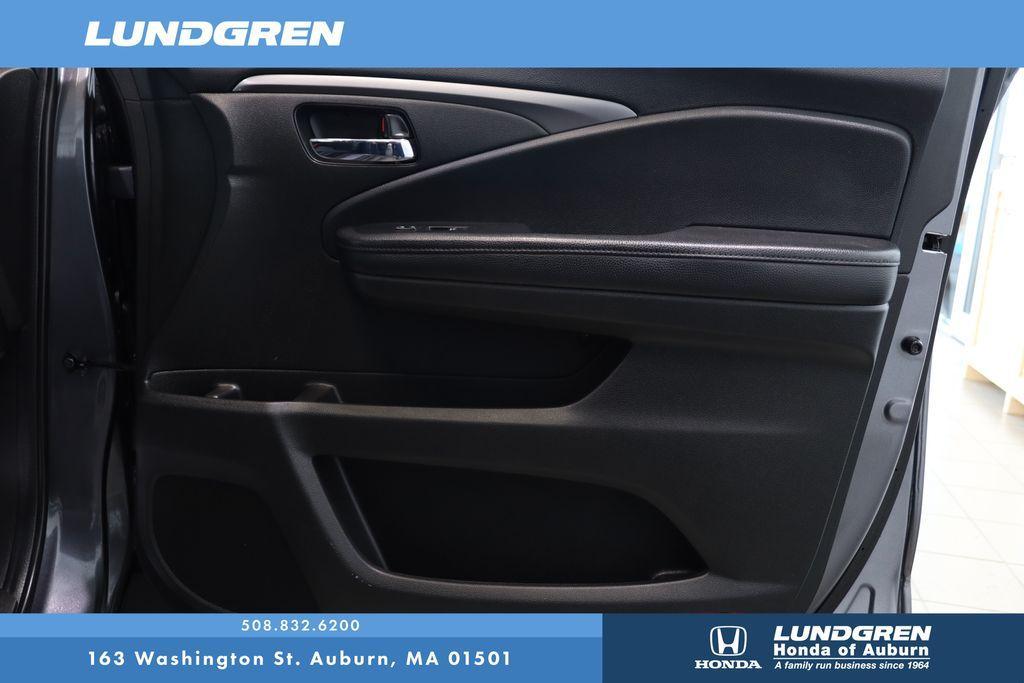 used 2022 Honda Pilot car, priced at $28,827