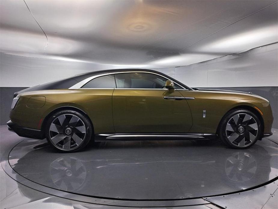 new 2024 Rolls-Royce Spectre car, priced at $559,625