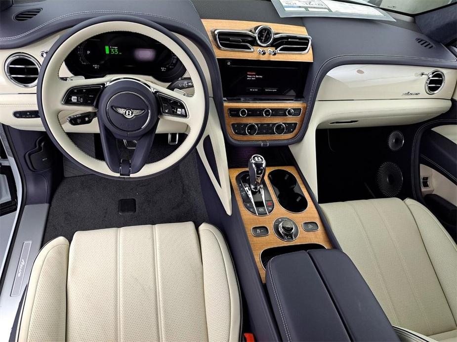 new 2024 Bentley Bentayga Hybrid car