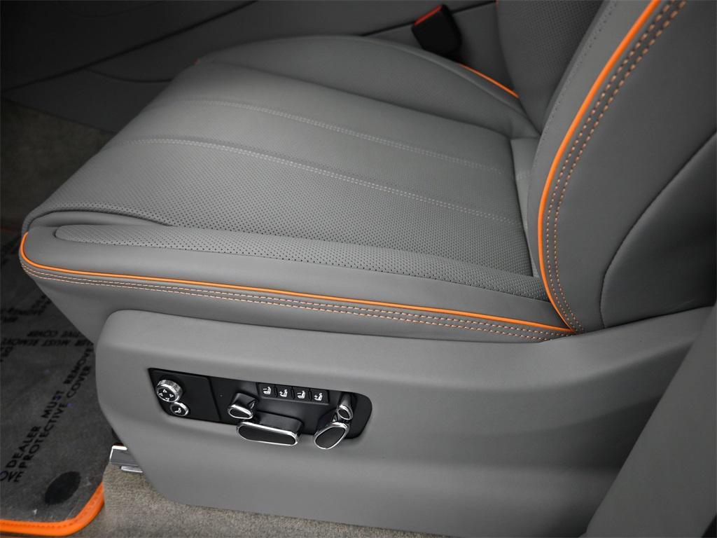 new 2025 Bentley Bentayga car, priced at $290,975