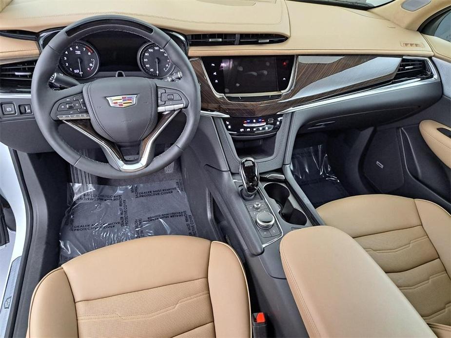 used 2025 Cadillac XT6 car, priced at $66,622