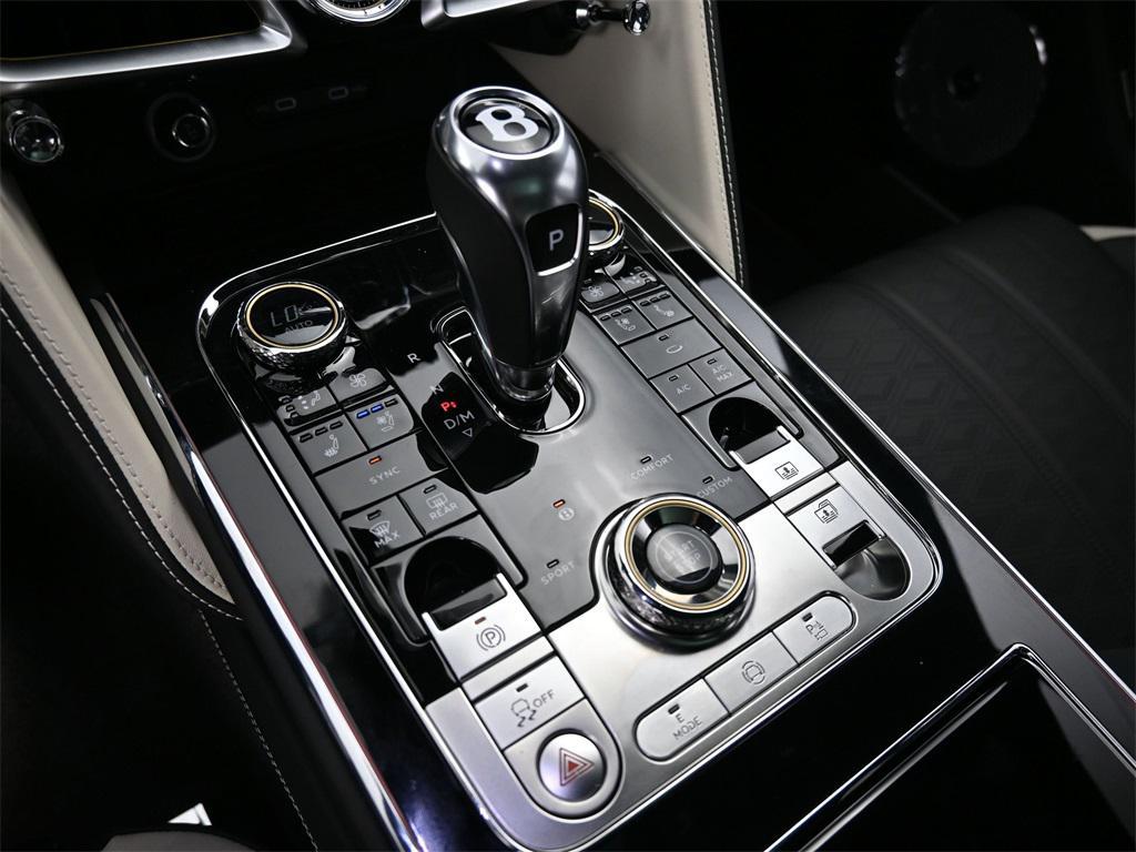 new 2025 Bentley Flying Spur car, priced at $335,920