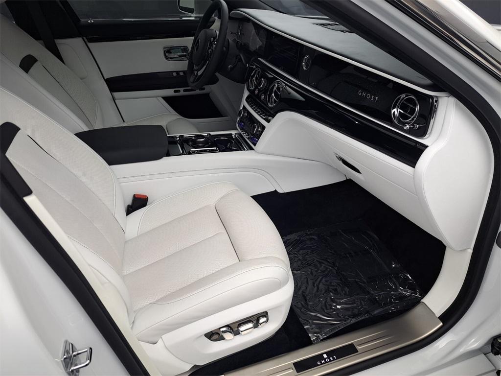 used 2021 Rolls-Royce Ghost car, priced at $274,900