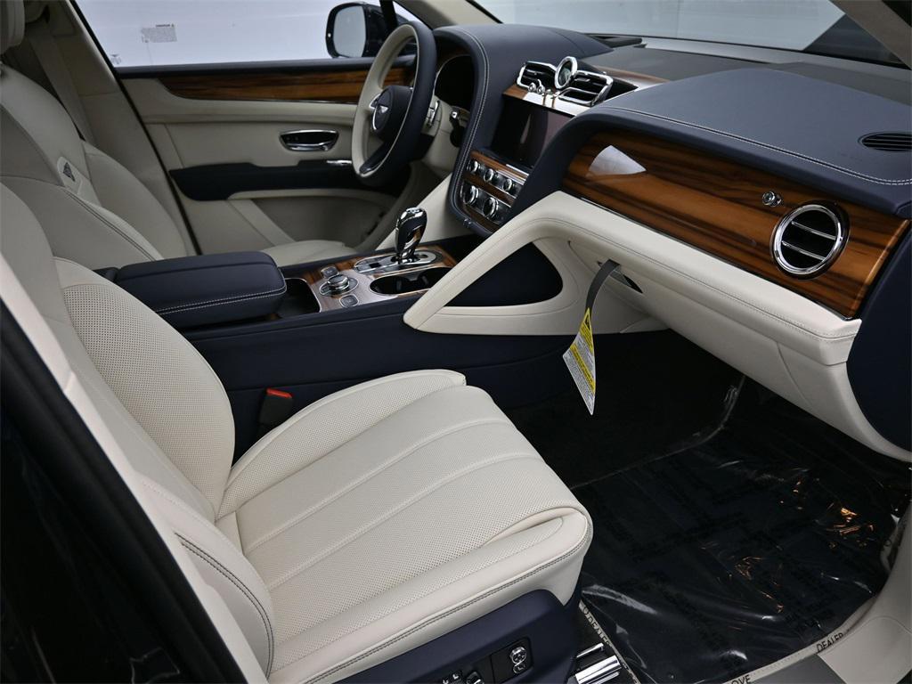 new 2025 Bentley Bentayga car, priced at $253,070