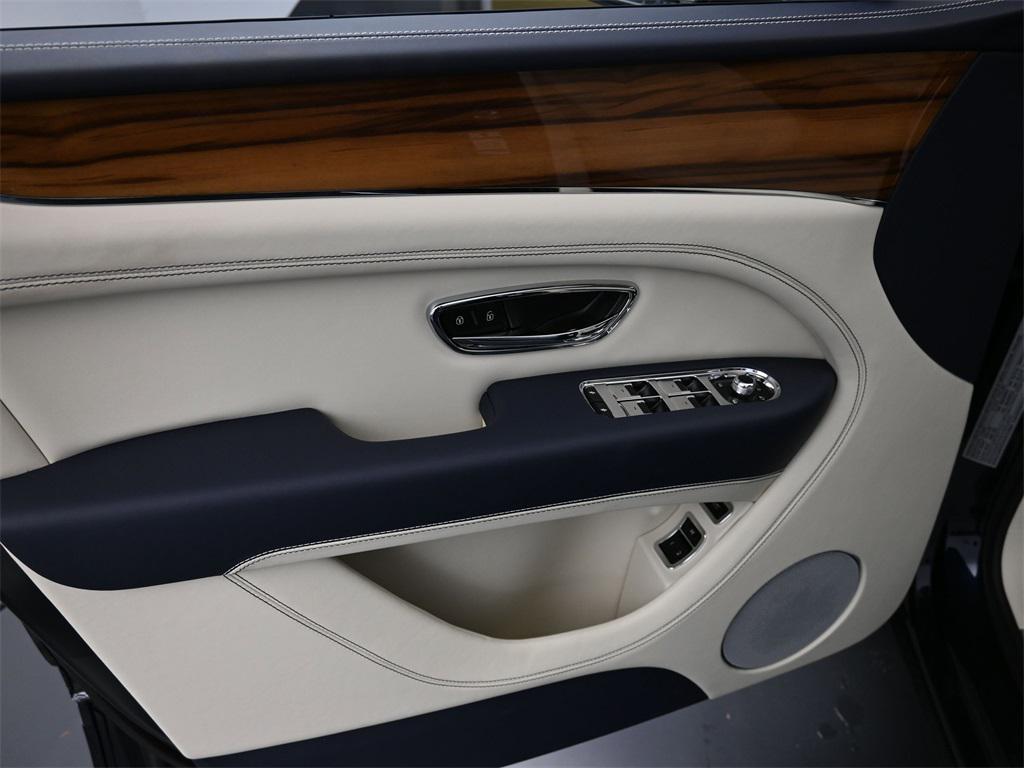 new 2025 Bentley Bentayga car, priced at $253,070