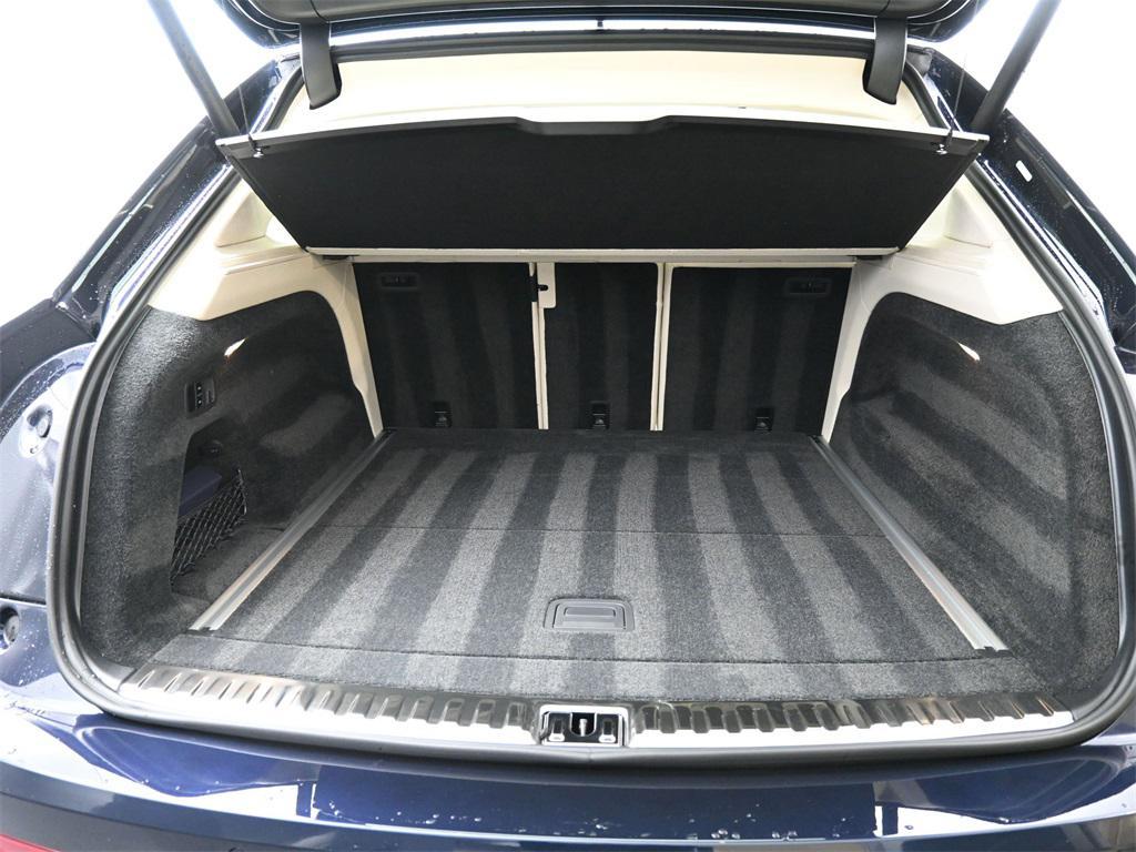 new 2025 Bentley Bentayga car, priced at $253,070