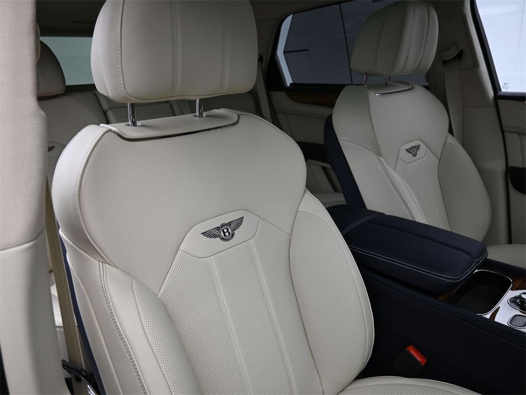 new 2025 Bentley Bentayga car, priced at $253,070