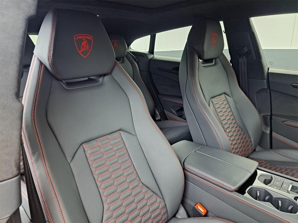 used 2023 Lamborghini Urus car, priced at $259,900