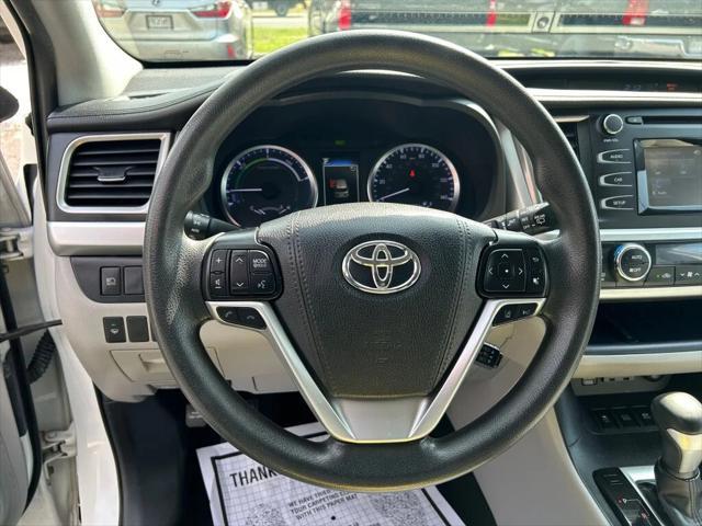 used 2019 Toyota Highlander Hybrid car, priced at $22,500