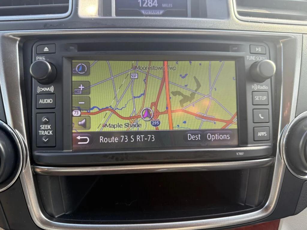 used 2013 Toyota Highlander car, priced at $11,995