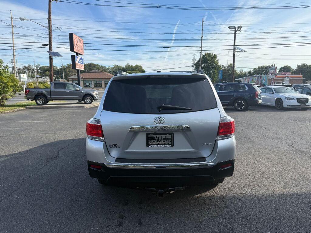 used 2013 Toyota Highlander car, priced at $11,995