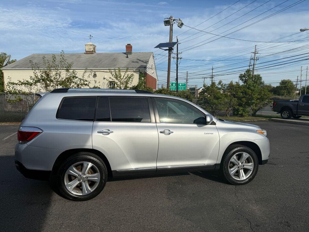 used 2013 Toyota Highlander car, priced at $11,995