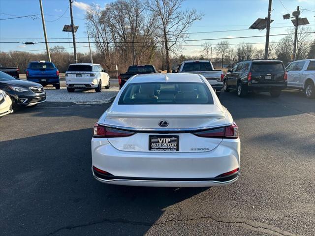 used 2020 Lexus ES 300h car, priced at $35,921