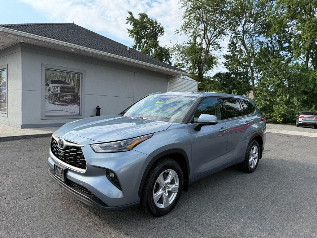 used 2022 Toyota Highlander car, priced at $24,695
